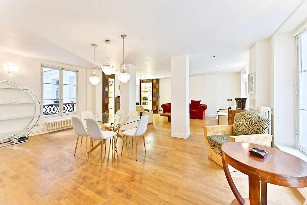 Appartement Prestigieux Et Lumineux De 150M2 - II Paris 0*,  France